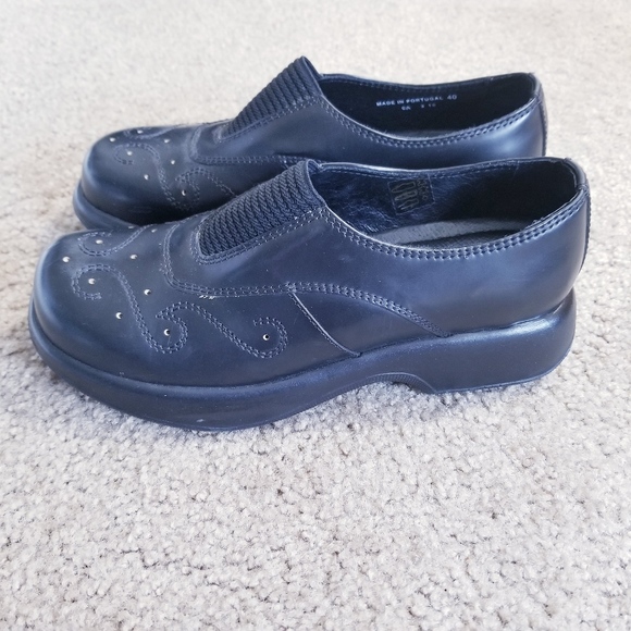 dansko womens clogs clearance